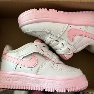 Nike Kids White and Pink Sneakers Air Force 1